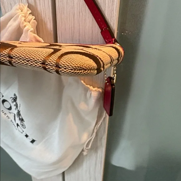 Coach Classic Jacquard Wristlet EUC - Picture 7 of 10